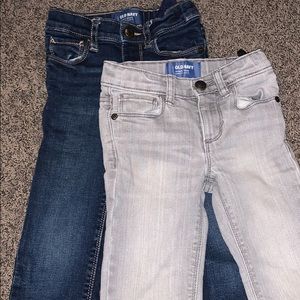 SOLD2 pairs of old navy karate skinny jeans